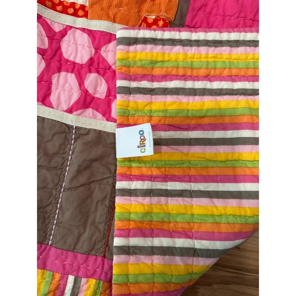 Vintage Bright Circo Twin Animal Zoo Print Quilt and Pillowcase Bedding 2 Pieces